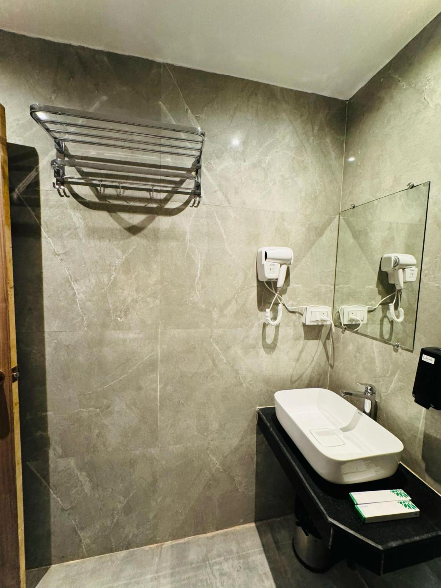 Grand Continental Hotel